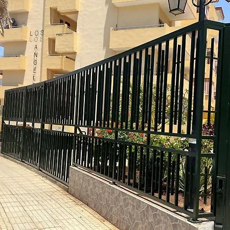 Angeles Apartman *